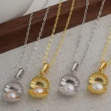 Sterling-Silver-Shell-and-Natural-Freshwater-Pearl-Necklace-01